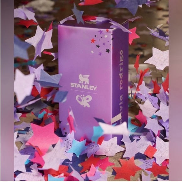 Stanley x Olivia Rodrigo - Picture 1 of 4